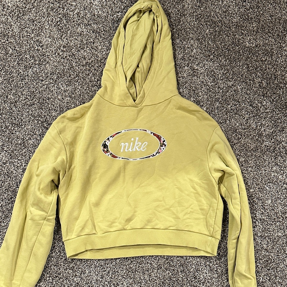 Women’s Nike embroidered cropped sweatshirt